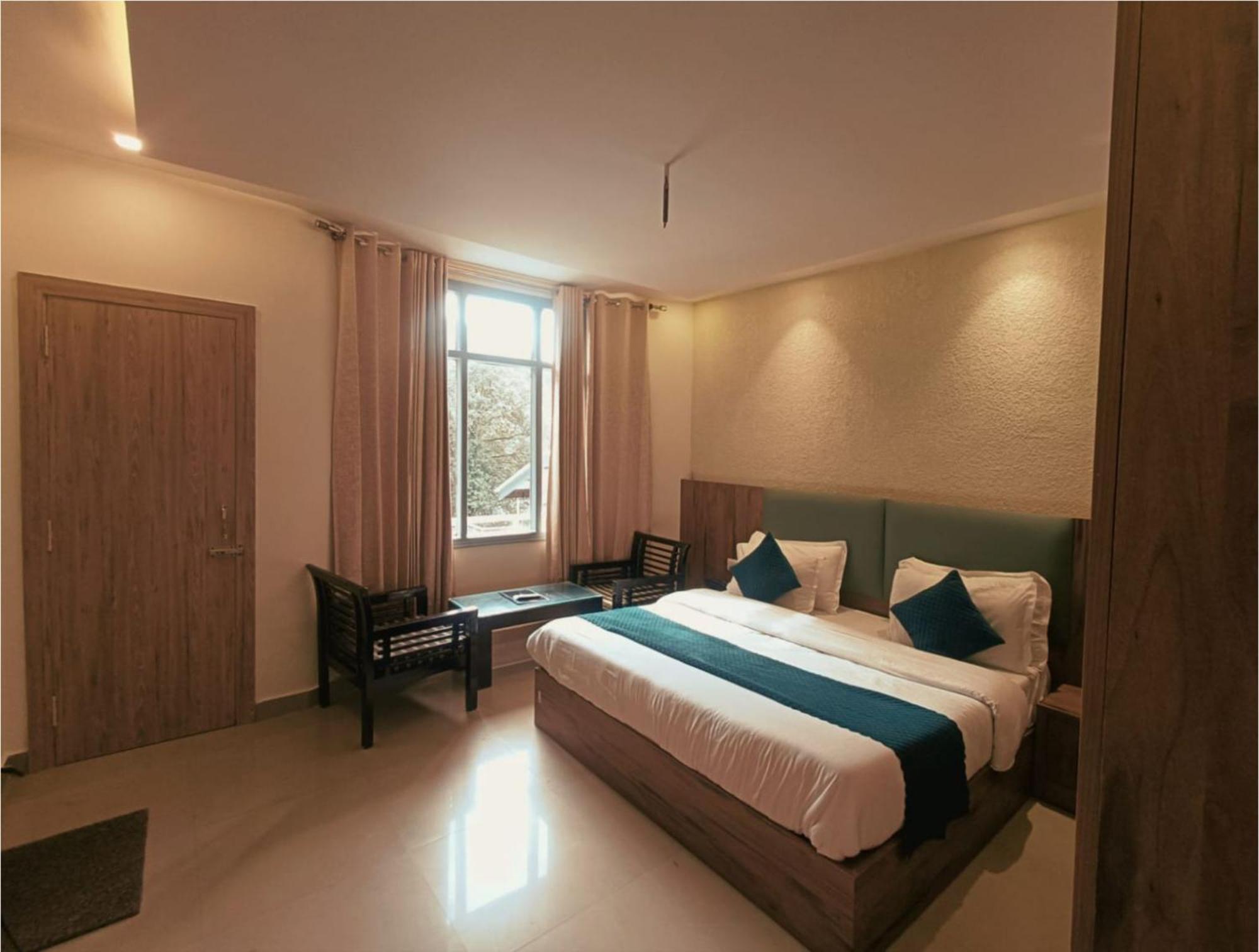 Hotel Wild Rose - Далхаузи Экстерьер фото