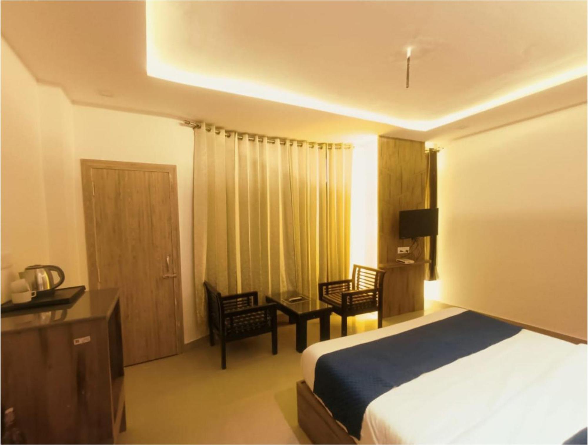 Hotel Wild Rose - Далхаузи Экстерьер фото