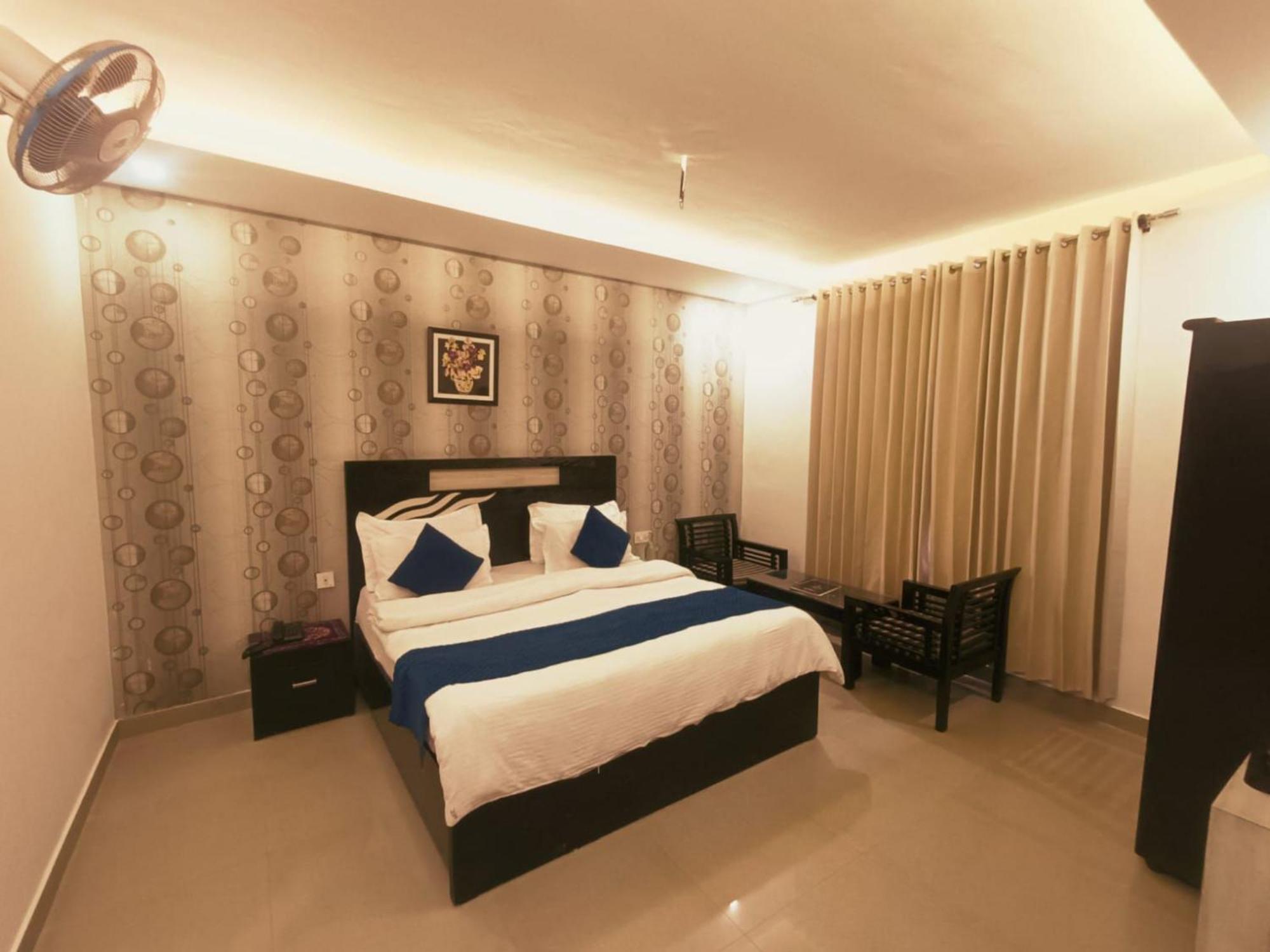 Hotel Wild Rose - Далхаузи Экстерьер фото