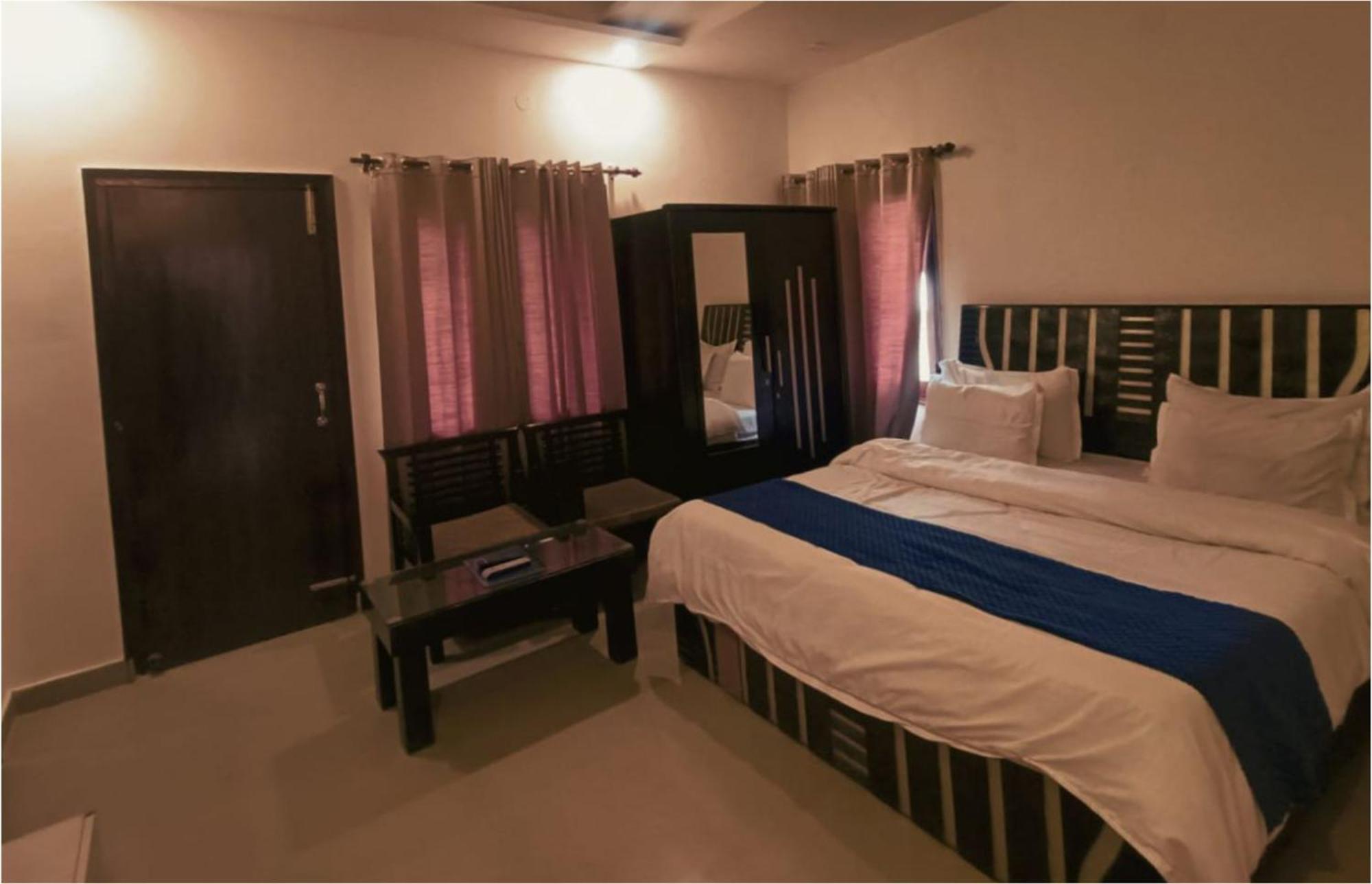Hotel Wild Rose - Далхаузи Экстерьер фото