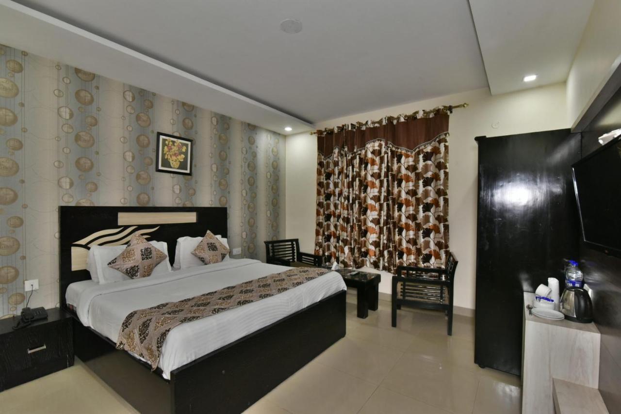 Hotel Wild Rose - Далхаузи Экстерьер фото